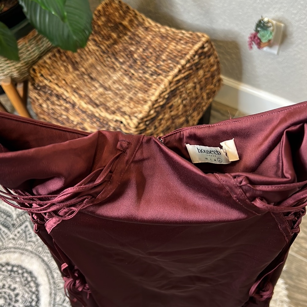 House of CB ‘Sidonie’ Wine Satin Lace Up Skirt NWOT - Picture 8 of 9